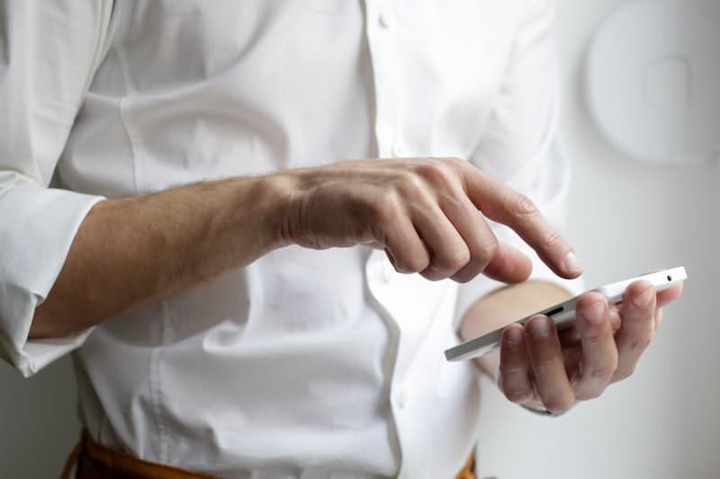 QR Check-In vs. Biometric: Which Is Right for Your Team?